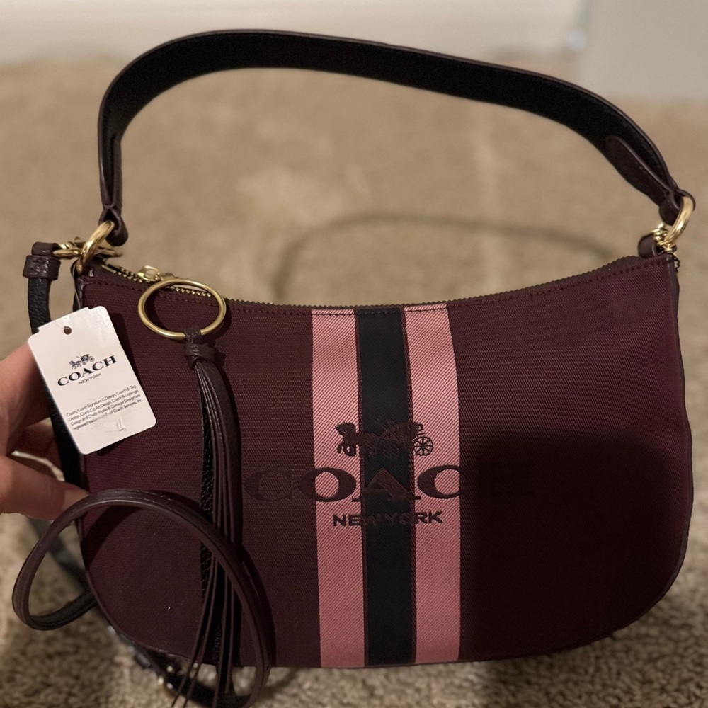 ❤️ COACH ♥️ Horse And Carriage Jacquard Sutton Crossbody